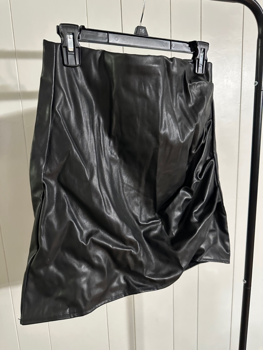 Choies Black Faux Leather Ruched Mini Skirt